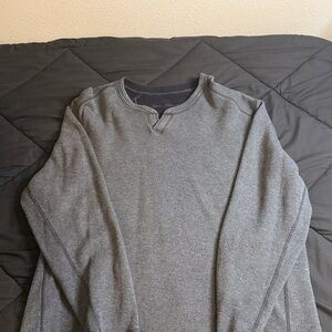 Tommy Bahama crewneck sweater